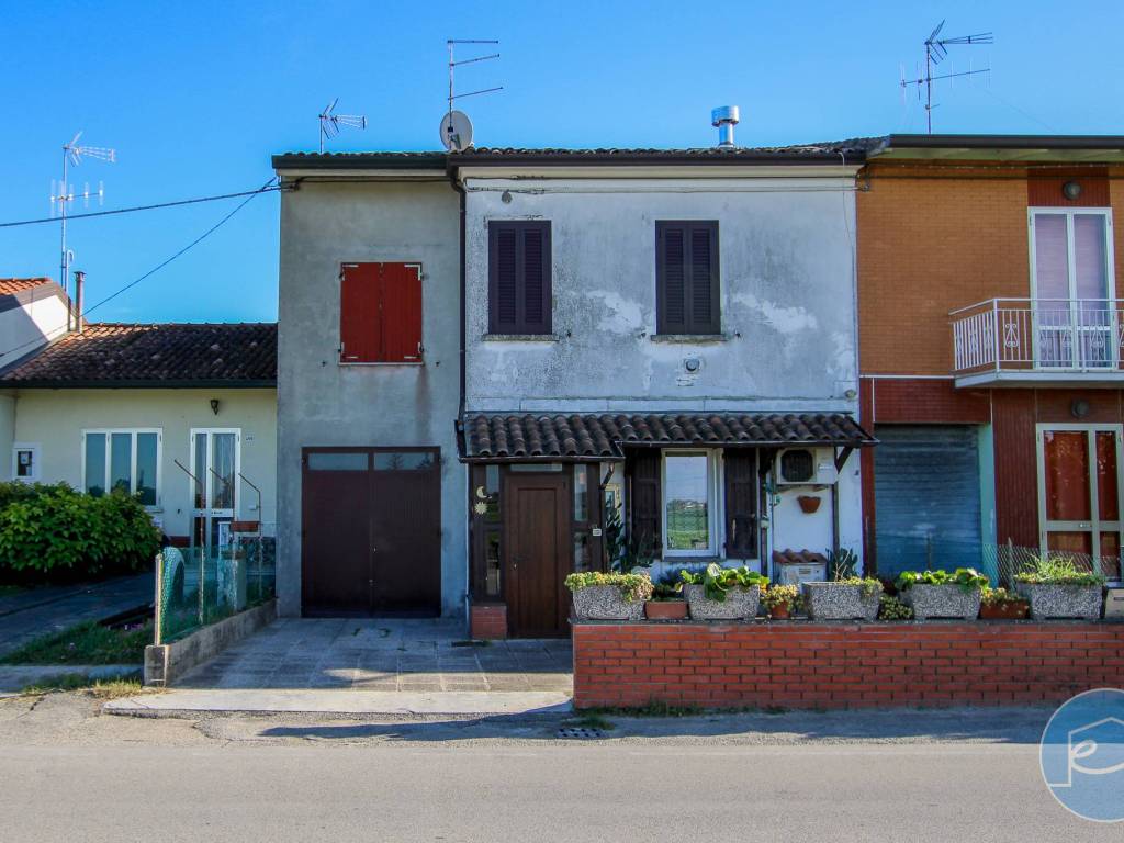 casa indipendente in vendita a Cesenatico in zona Bagnarola