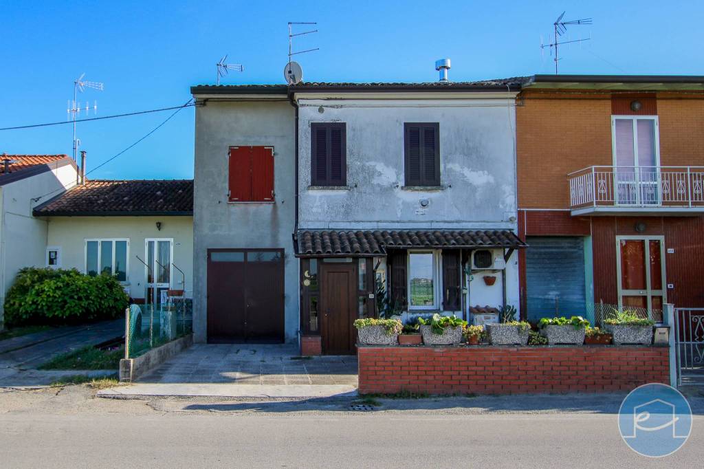 casa indipendente in vendita a Cesenatico in zona Bagnarola