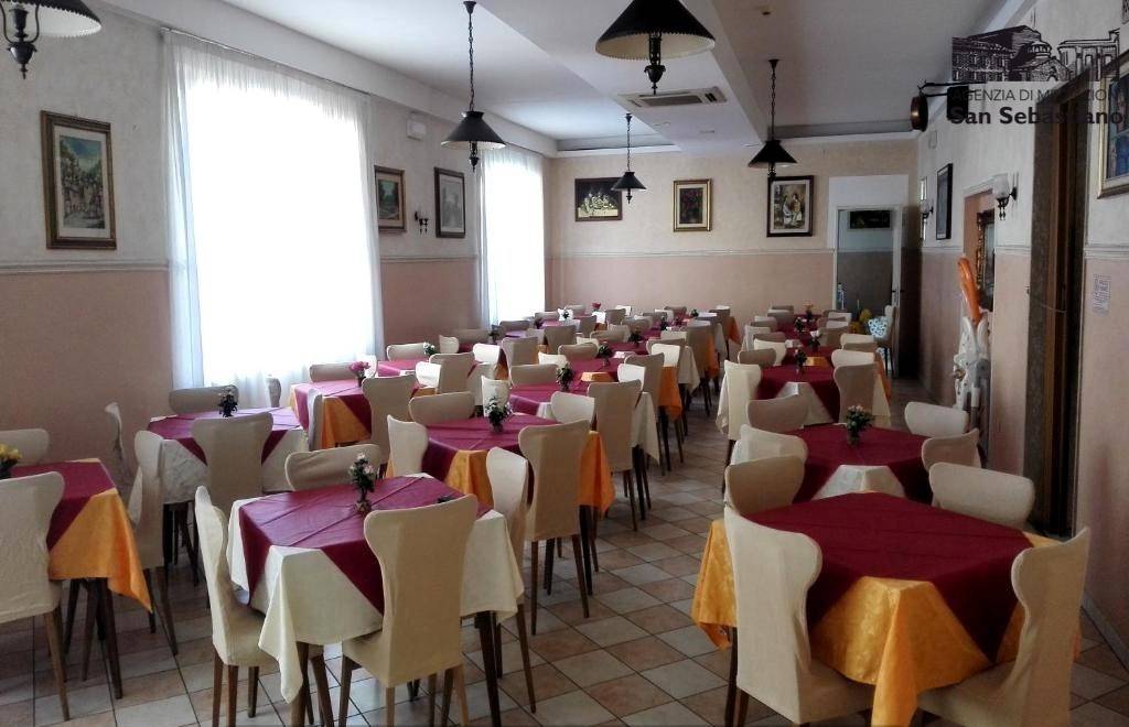 negozio in vendita a Cesenatico in zona Sala