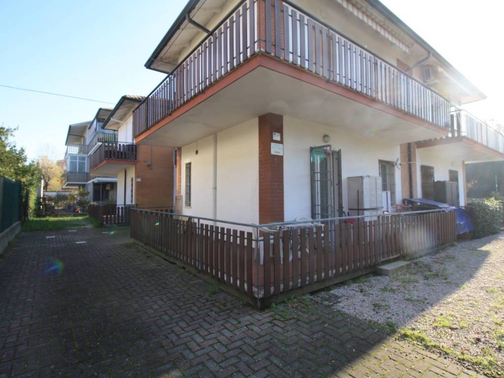 appartamento in vendita a Cesenatico in zona Villamarina