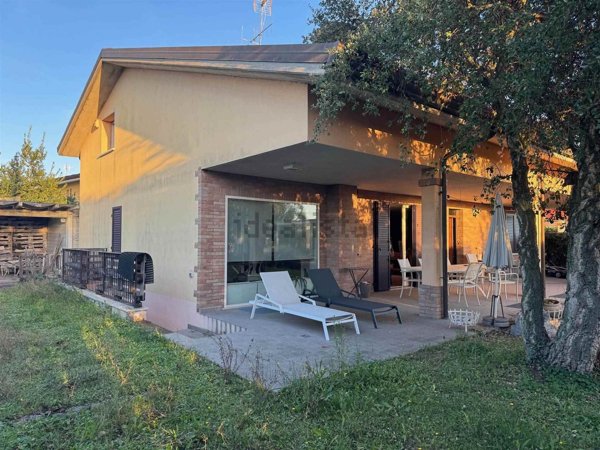 casa indipendente in vendita a Cesenatico in zona Sala