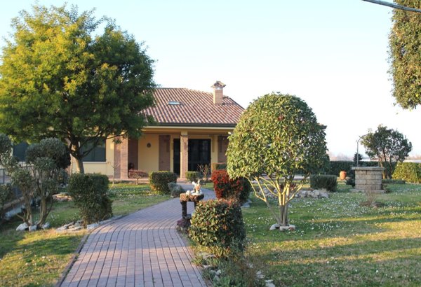 casa indipendente in vendita a Cesenatico