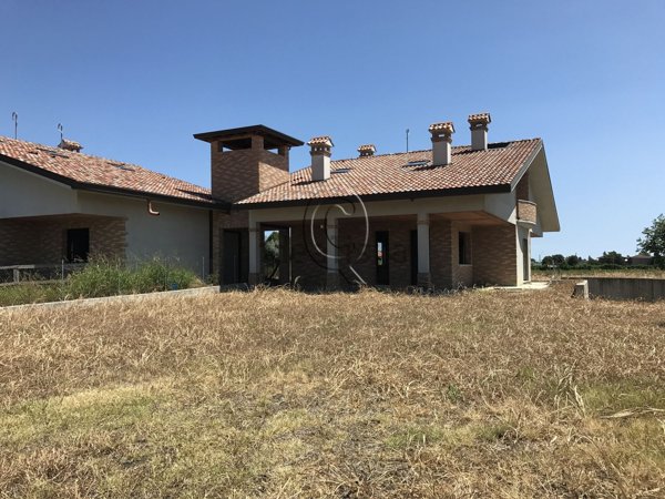 casa indipendente in vendita a Cesenatico in zona Villalta