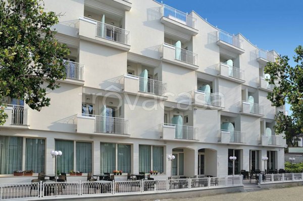 negozio in vendita a Cesenatico in zona Sala