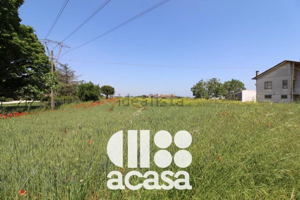 terreno edificabile in vendita a Cesenatico in zona Villalta