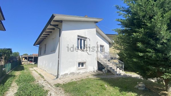 casa indipendente in vendita a Cesenatico in zona Sala