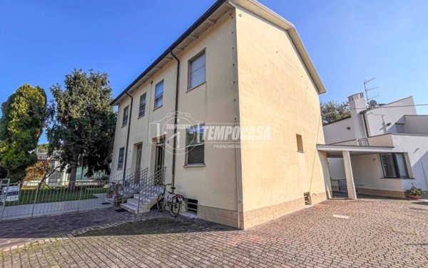 casa indipendente in vendita a Cesenatico in zona Bagnarola