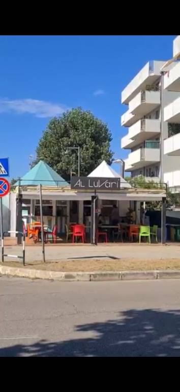 negozio in vendita a Cesenatico in zona Valverde