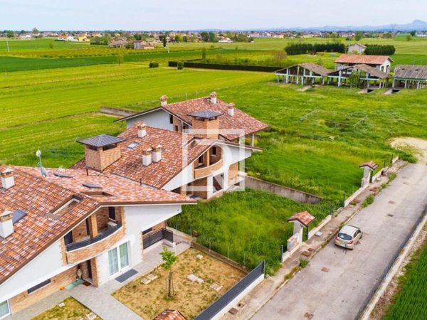 casa indipendente in vendita a Cesenatico in zona Villalta