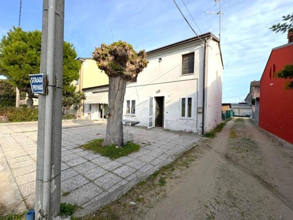 appartamento in vendita a Cesenatico in zona Villamarina