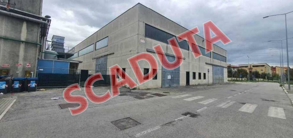 locale commerciale in vendita a Cesenatico