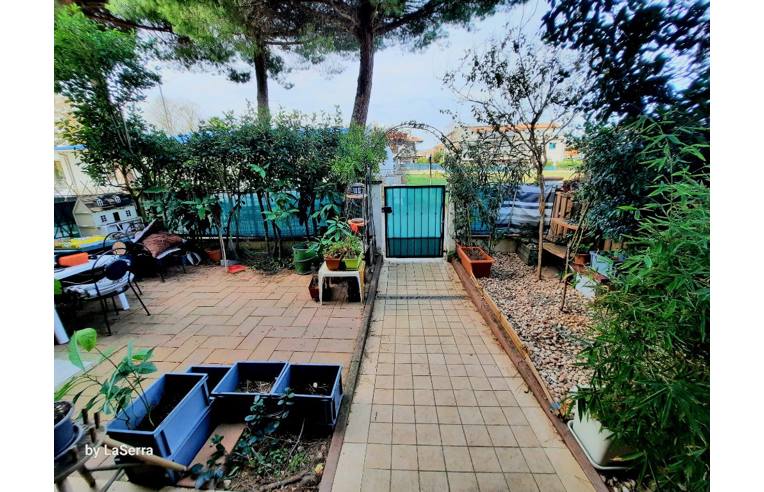 casa indipendente in vendita a Cesenatico in zona Villamarina