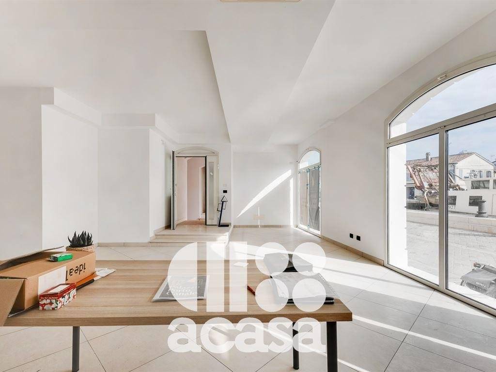 negozio in vendita a Cesenatico