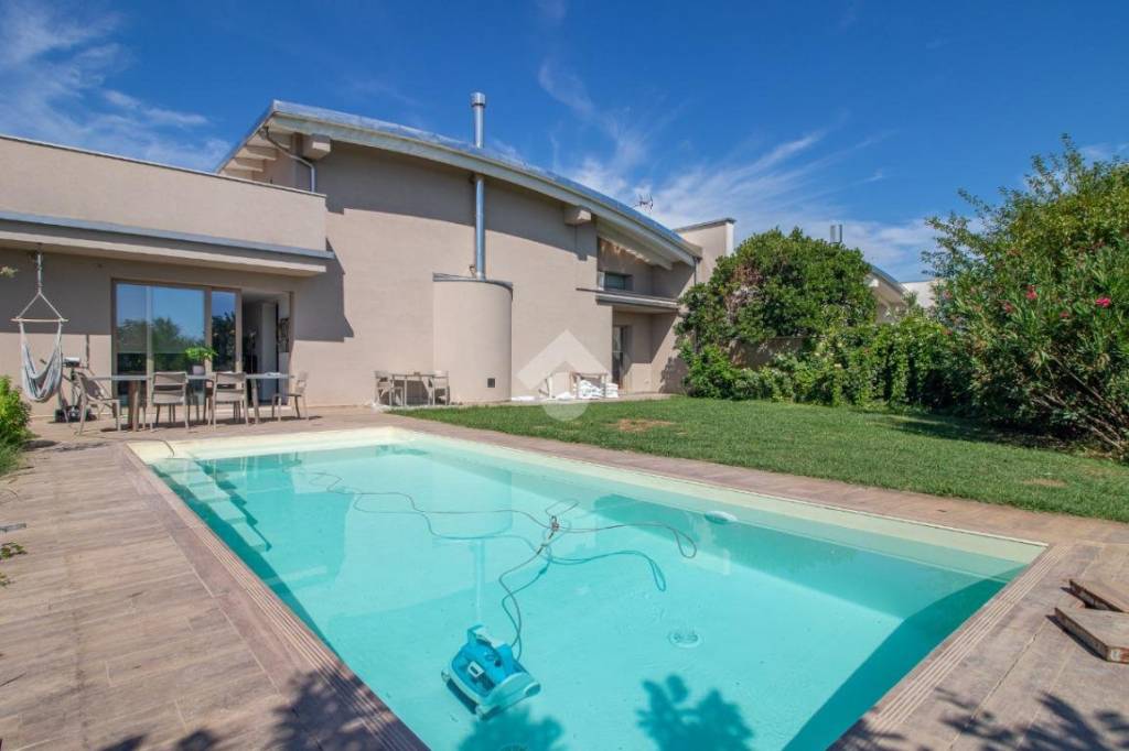 casa indipendente in vendita a Cesenatico in zona Sala