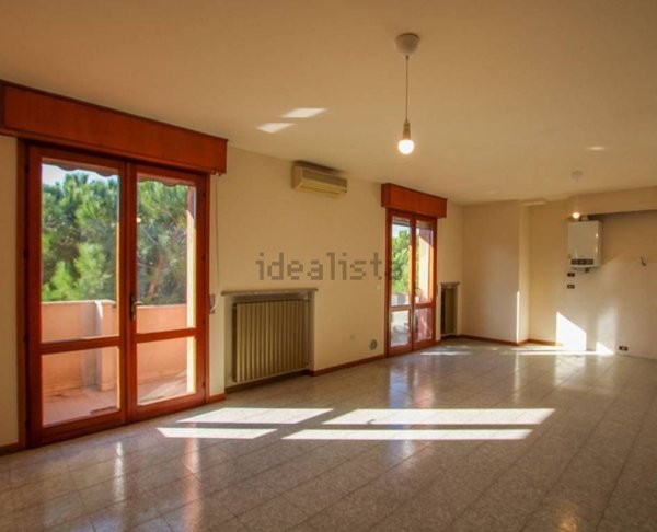 appartamento in vendita a Cesenatico in zona Sala