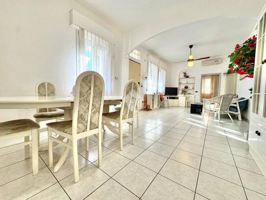 casa indipendente in vendita a Cesenatico in zona Valverde