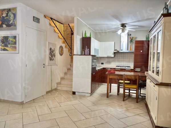 casa indipendente in vendita a Cesenatico in zona Villamarina