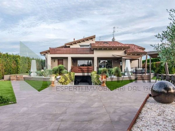 casa indipendente in vendita a Cesenatico in zona Cannucceto