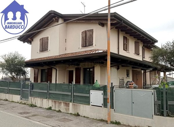 casa indipendente in vendita a Cesenatico in zona Sala