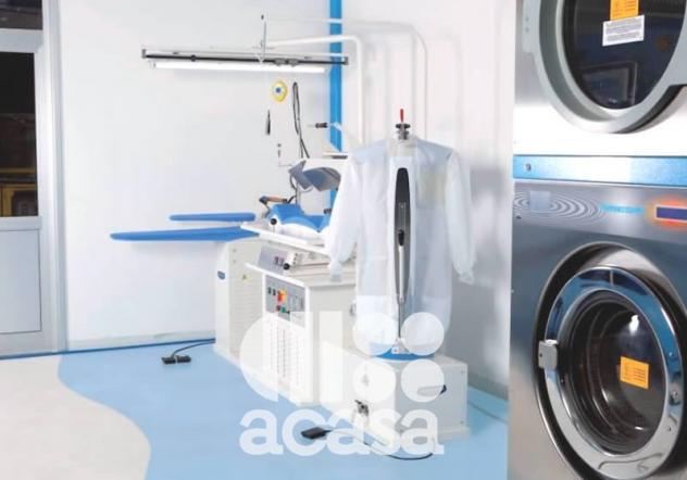 negozio in vendita a Cesenatico