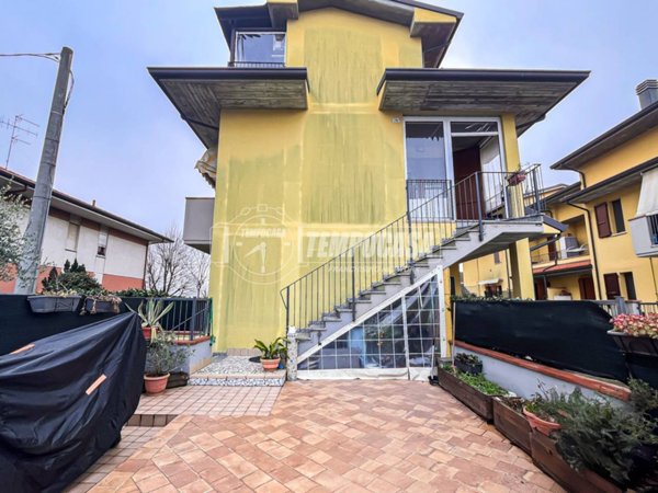 appartamento in vendita a Cesenatico in zona Villamarina