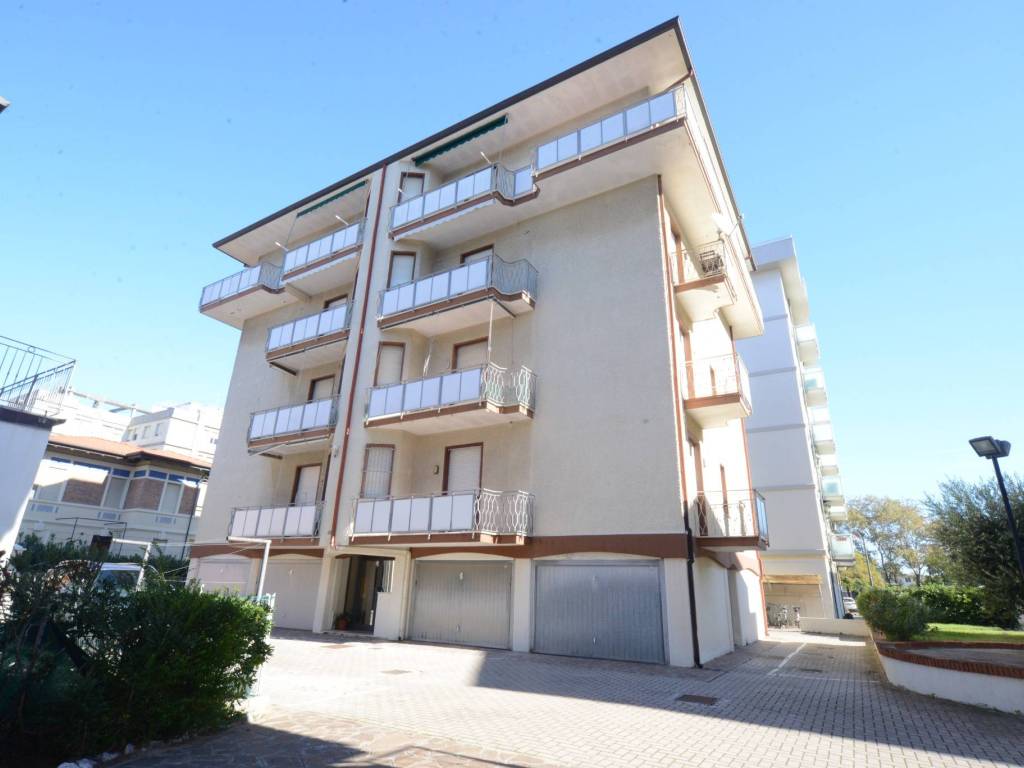 intera palazzina in vendita a Cesenatico