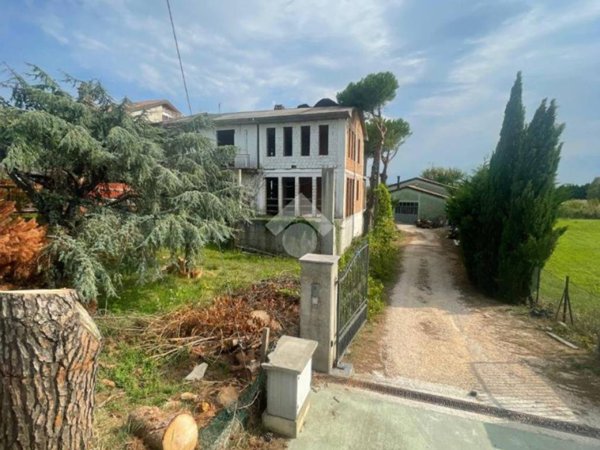 casa indipendente in vendita a Cesenatico in zona Sala