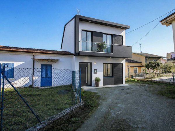 casa indipendente in vendita a Cesenatico in zona Villamarina