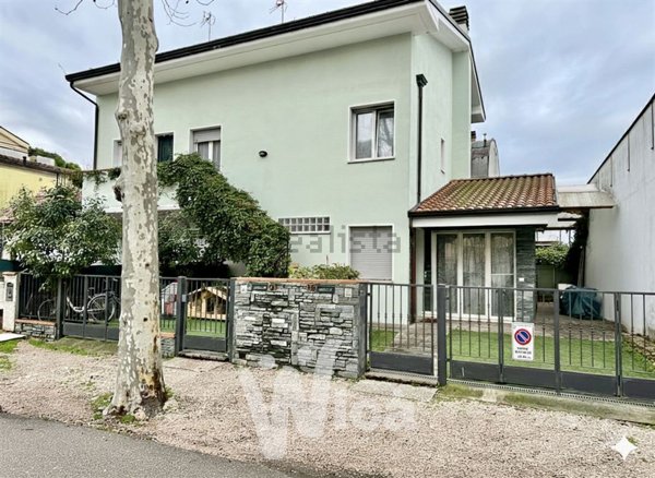 casa semindipendente in vendita a Cesenatico