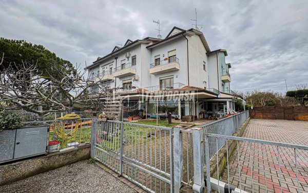 casa indipendente in vendita a Cesenatico in zona Villamarina