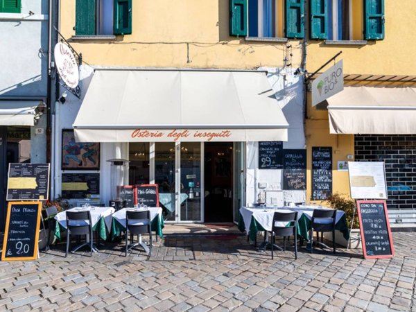 negozio in vendita a Cesenatico