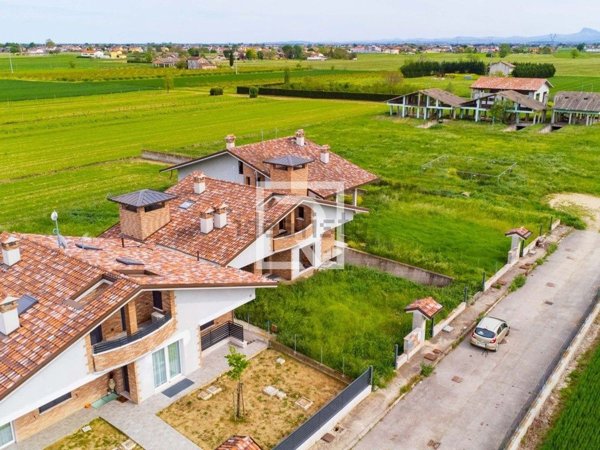 casa indipendente in vendita a Cesenatico in zona Villalta