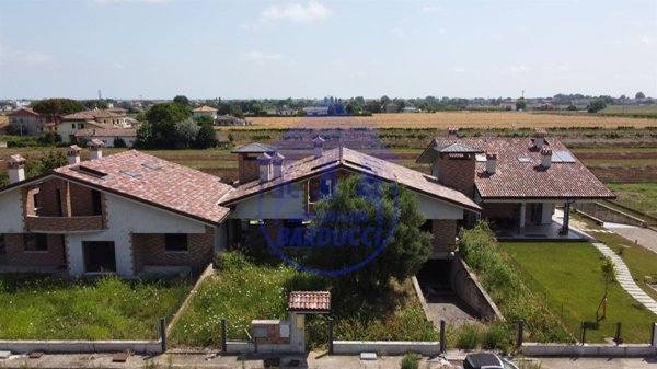 casa indipendente in vendita a Cesenatico in zona Villalta