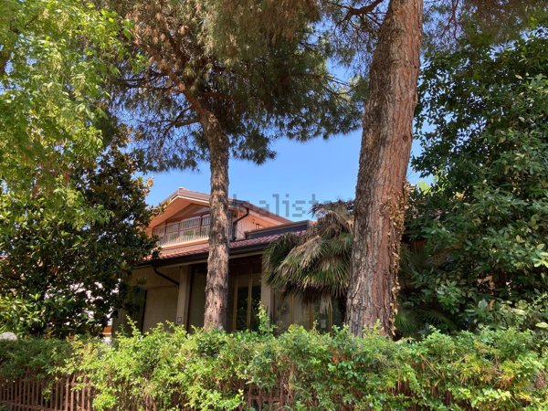 casa indipendente in vendita a Cesenatico in zona Sala