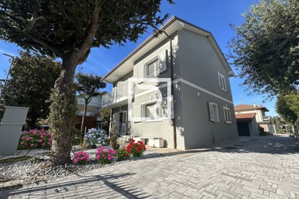 casa indipendente in vendita a Cesenatico in zona Cannucceto
