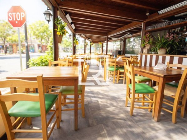 negozio in vendita a Cesenatico