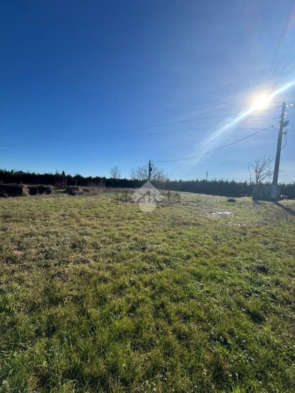 locale di sgombero in vendita a Cesenatico in zona Cannucceto