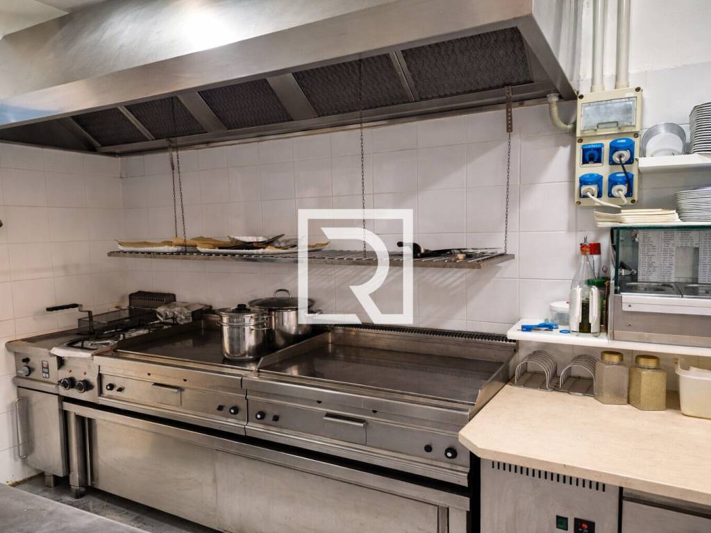 negozio in vendita a Cesenatico