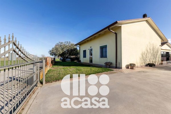casa indipendente in vendita a Cesenatico in zona Sala