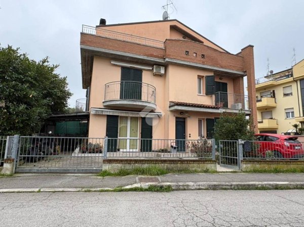 casa indipendente in vendita a Cesenatico in zona Villamarina
