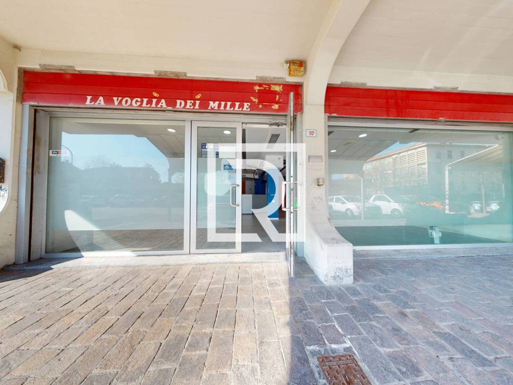 negozio in vendita a Cesenatico