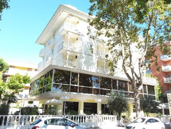 negozio in vendita a Cesenatico in zona Sala