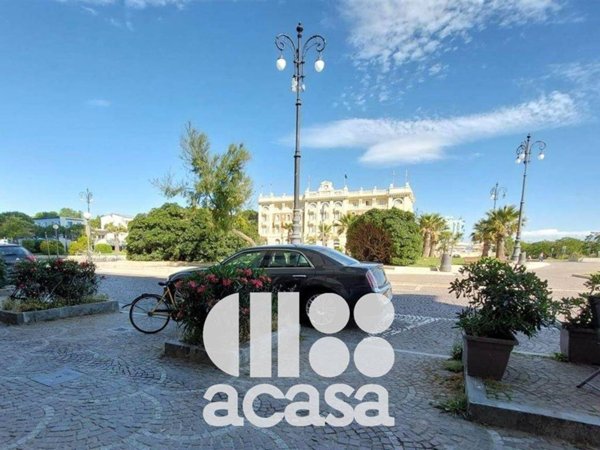 negozio in vendita a Cesenatico