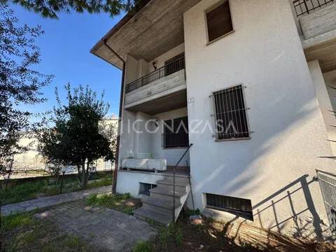 casa indipendente in vendita a Cesenatico in zona Sala