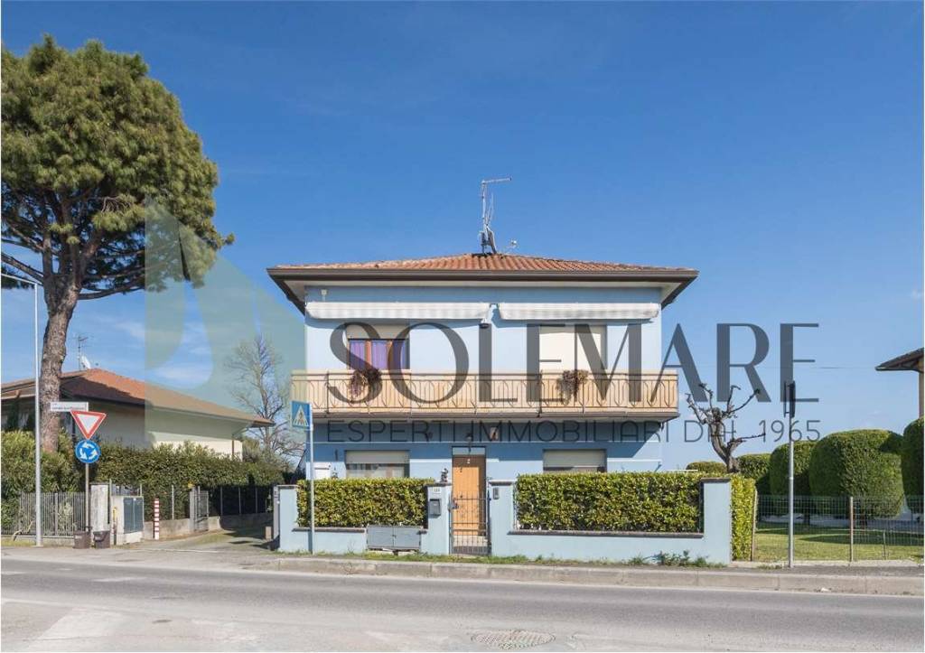 appartamento in vendita a Cesenatico in zona Sala