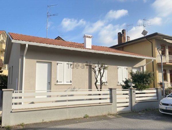 casa indipendente in vendita a Cesenatico