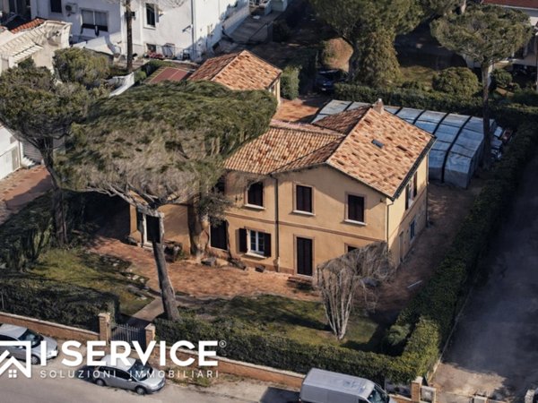 casa indipendente in vendita a Cesenatico