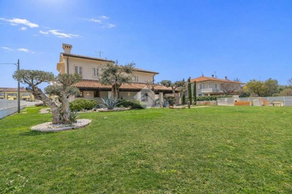 casa indipendente in vendita a Cesenatico in zona Sala
