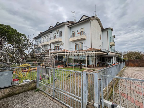 casa indipendente in vendita a Cesenatico in zona Villamarina