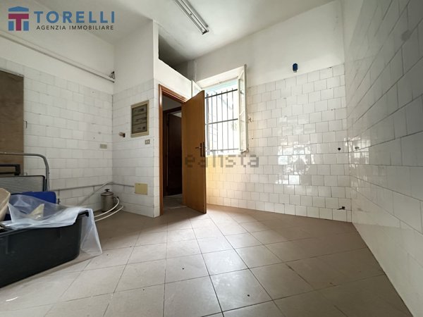 negozio in vendita a Cesenatico